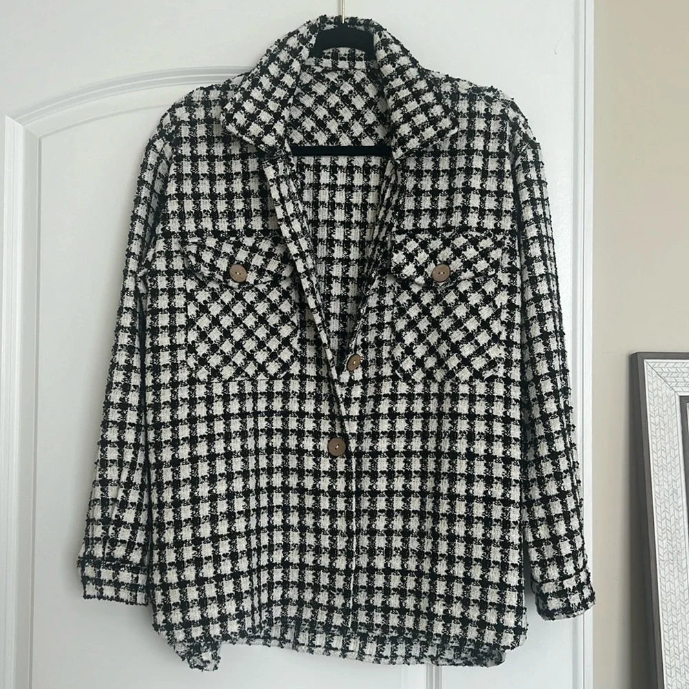 Shacket - Picture 1 of 2